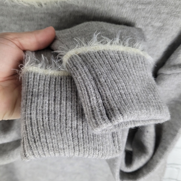 HEM & THREAD | v-neck long sleeve eyelash knit detail pullover sweater - Picture 5 of 8